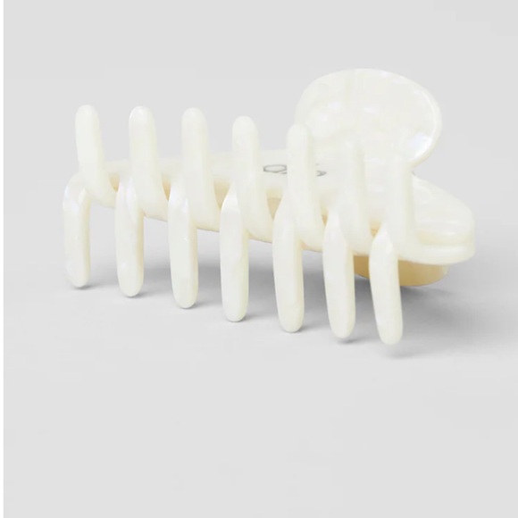 ALO Yoga 90s Claw Clip Pearl White Hair Accessory Gym - Picture 2 of 8